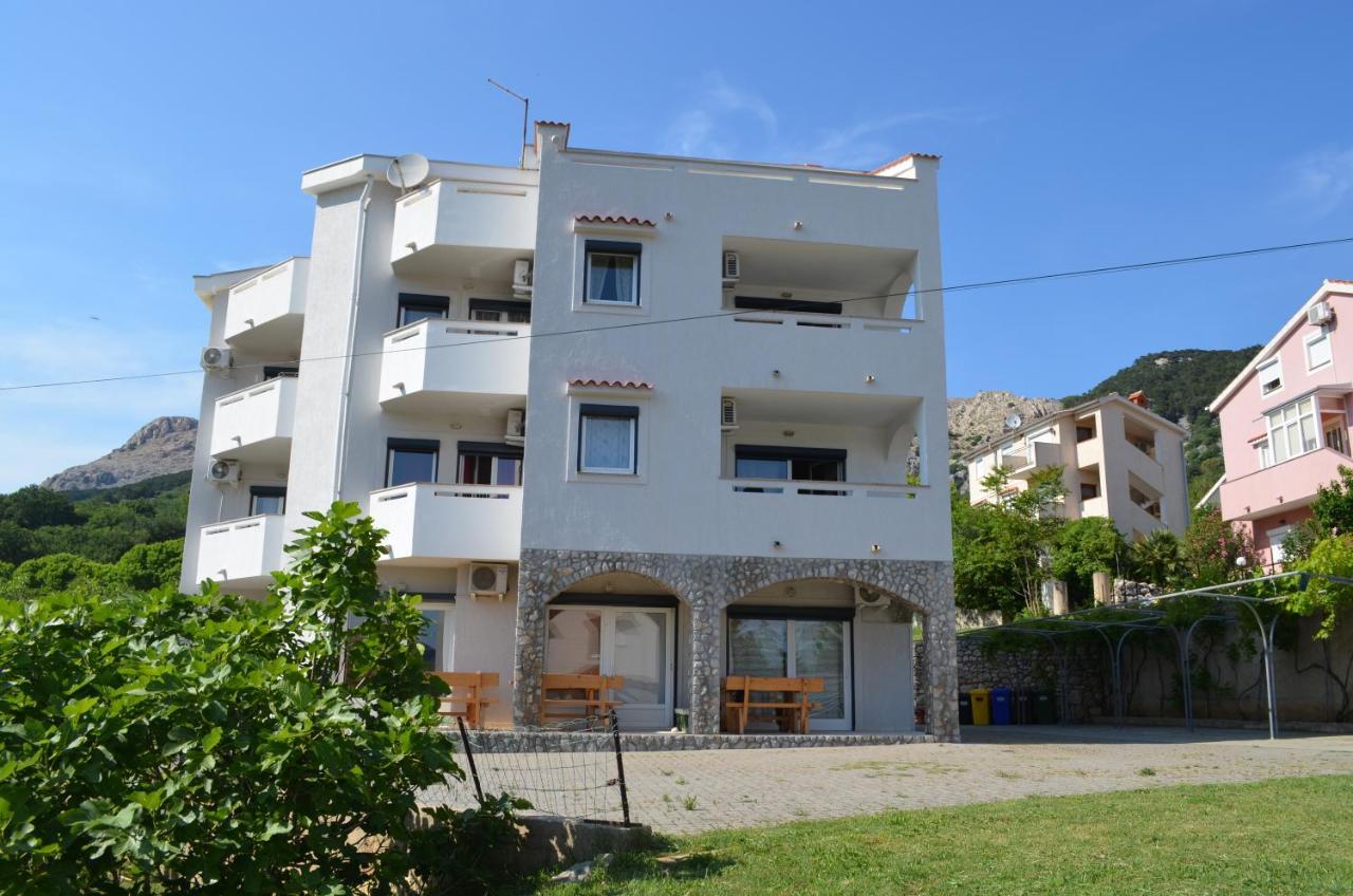 Apartments Leticia I Baska  Exterior photo