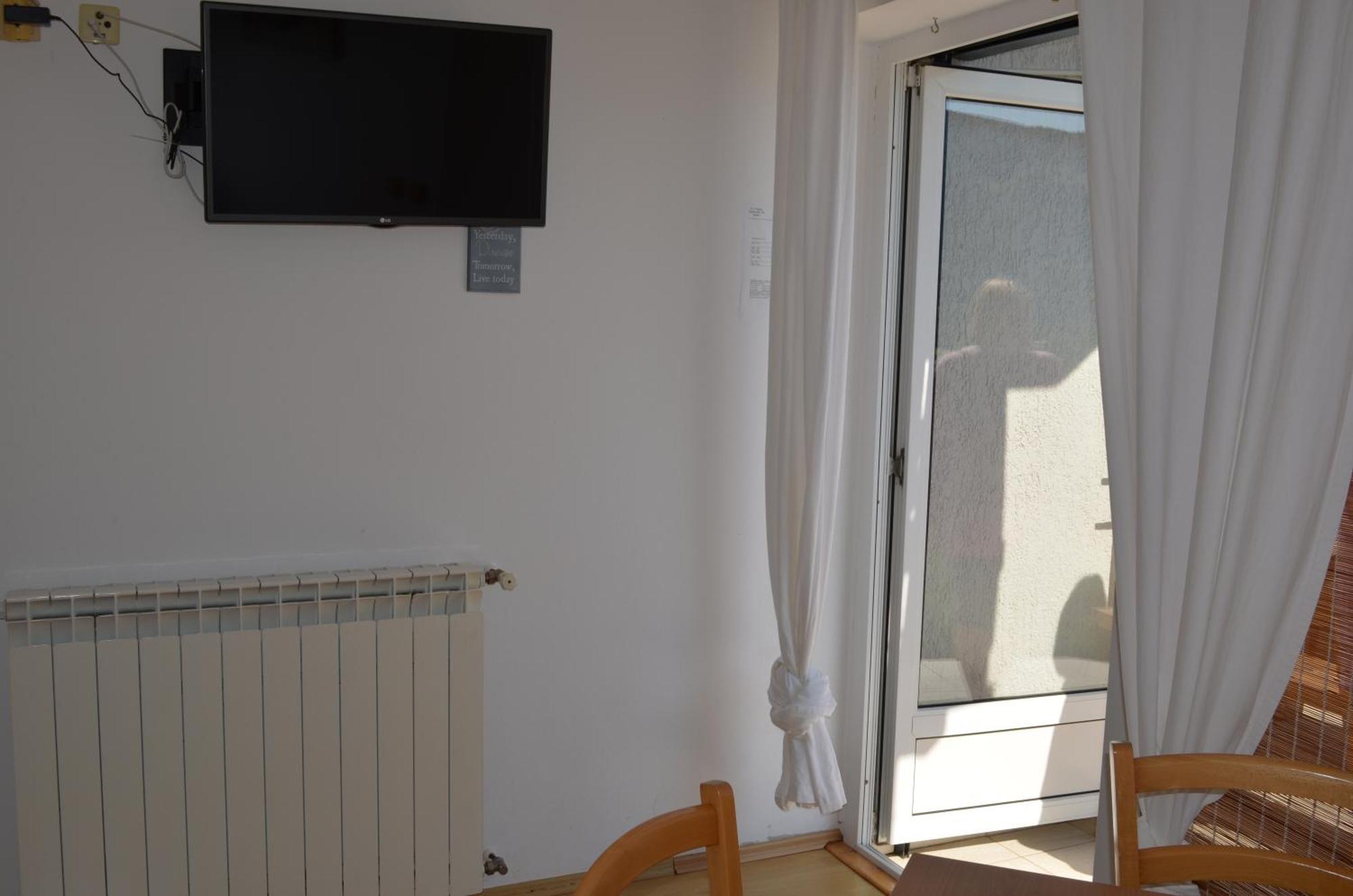 Apartments Leticia I Baska  Exterior photo