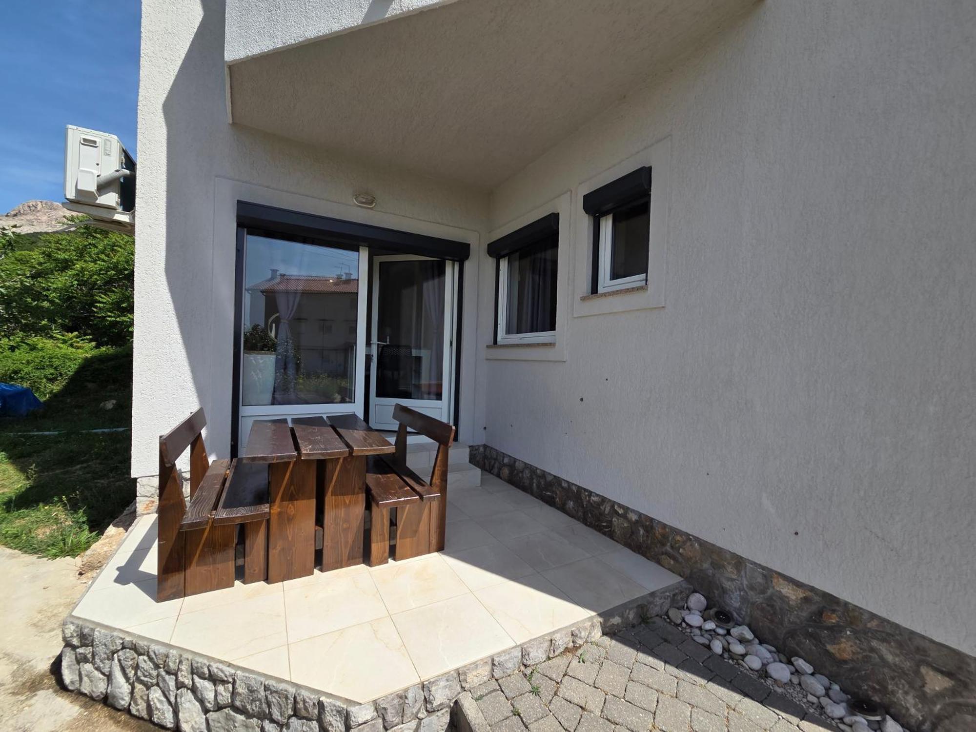 Apartments Leticia I Baska  Exterior photo